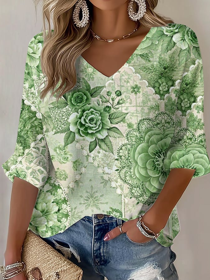 Women's Pink Art Print V Neck T-shirt